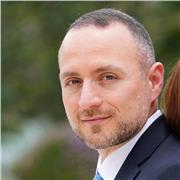 Lezioni di scrittura creativa e sceneggiatura per fumetti, con approfondimenti sul diritto d’autore.