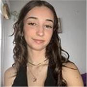Profesora de sociales apta para todas las edades y niveles hasta 2do de bachillerato. 