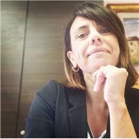 Avvocato con laurea in giurisprudenza (vecchio ordinamento) impartisce lezioni private di diritto e italiano per studenti liceali
