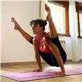 Insegnante 500 ryt ācharya propone lezioni in presenza di hatha yoga e ashtanga yoga a roma