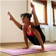 Insegnante 500 RYT Ācharya propone lezioni in presenza di Hatha Yoga e ASHTANGA Yoga a Roma