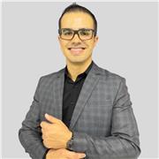 Professor de Matemática com 11 anos de experiência no Ensino Fundamental I, II e Ensino Médio