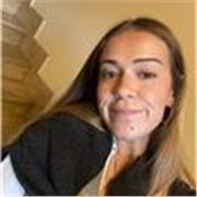 Profesora graduada en Educación Primaria, con experiencia dando clases  particulares y como profesora de refuerzo educativo.