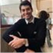 Sono uno studente al secondo anno di scienze biologiche che impartisce lezioni di biologia e chimica