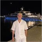 Para niños entre 3 y 10 años, tengo un alto nivel en ingles un B1 y se me da muy bien tratar con niños