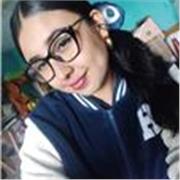 Maestra de apoyo en matemáticas para alumnos de primaria