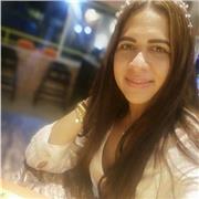 Profesora de lengua Castellana, con excelente actitud de servicio