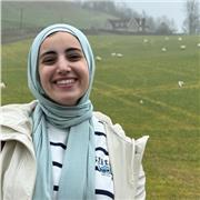 Computer Science tutor pursuing a master's degree, giving online lessons in programming.