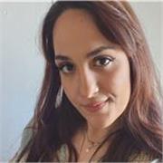 Ragazza madrelingua francese e con padronanza nella lingua inglese offre ripetizioni di inglese e francese