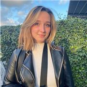 Imparto clases a alumnos hasta nivel B2-C1. También doy español y asignaturas de primaria, matemáticas hasta 2 ESO, latín y griego