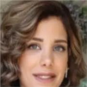 Professeur particulier donne cours d'anglais aux étudiants de tout niveau avec un emploi de temps malléable