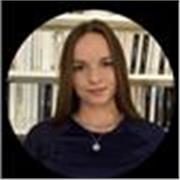 Étudiante propose des cours d’anglais en ligne. De niveaux A1 à B2