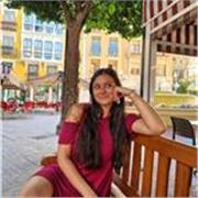 Laureata in Lingue, letterature e culture straniere offre aiuto compiti e ripetizioni per materie umanistiche