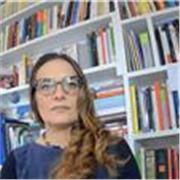 Insegnante madrelingua insegna italiano come L2. Laureata in lingue parla spagnolo, inglese e francese. Orario flessibile, lezioni online e dal vivo