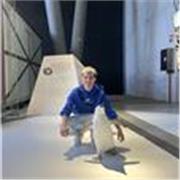 Hola, em dic Arnau Cervilla, Estudio a la UVIC el doble grau en Educació infantil i primària en angles. Ensenyo Angles a infants!