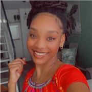 Tutrice bilingue en anglais qui propose des cours à domicile et en ligne