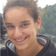 Profesora que imparte clases a todas las edades