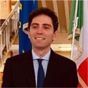 Giovane Avvocato e Dottore di ricerca in diritto civile con esperienza nel campo dell'insegnamento