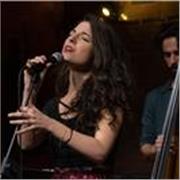 Laureata in Canto Jazz al Conservatorio di Bologna offre lezioni di canto Pop/Jazz -Teoria Musicale- Solfeggio - Ear Training