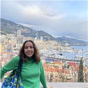 Profesora de Matemáticas, Física o bachillerato. Además de inglés y francés. También , clases de música de piano y lenguaje musica