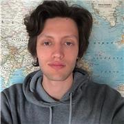 Frequento l'università di Fisica, sono un ragazzo giovane che può aiutarti nelle materie scientifiche