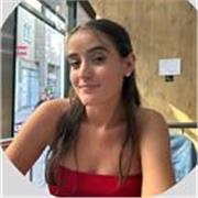 Estudiante universitaria, con certificado C1 de Cambridge y experiencia enseñando de forma particular y en una academia de inglés.