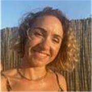 Ciao! Sono determinata, paziente e pieno di risorse. Mi è sempre piaciuto insegnare l’inglese, mia madrelingua.