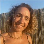 Ciao! Sono determinata, paziente e pieno di risorse. Mi è sempre piaciuto insegnare l’inglese, mia madrelingua.