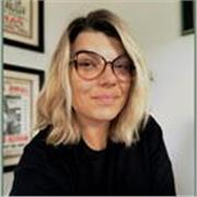 20 ans d’expérience en communication et rédaction, je vous accompagne pour maîtriser le français et à gagner en confiance!