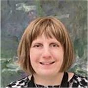 Experienced Early Reading teacher building confidence in young readers and supporting parents and children with reading progress
