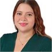 Profesora de apoyo en el área de inglés especializada en cada una de las habilidades