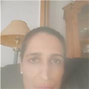 Profesora de inglés imparte clases de inglés de refuerzo a niñ@s en edad escolar