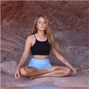 Soy psicóloga, especializada a través de un máster en técnicas de mindfulness. Cuento con amplia experiencia trabajando con niños,