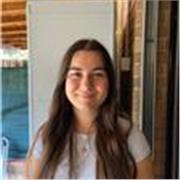 Profesora de Castellano, Catalán y Inglés. Estudiante de Arte y Diseño.