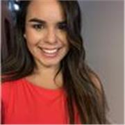 Profesora de español nativa con formación en teatro y experiencia trabajando con personas, ofrece clases dinámicas y cercanas para