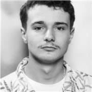 Lycéen passionné par l’espagnol prêt à devenir un futur professeur fonctionnaire de l’Etat pour enseigner la culture hispanique