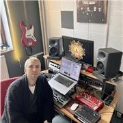 Electronic music producer offering pro tuition services in Ableton, DJ, sound design, music production and audio engineering