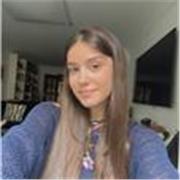 Maestra de educación primaria cualificada para la enseñanza y el refuerzo de materias