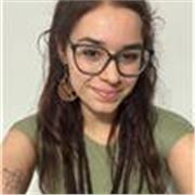 Estudiante de arte visual abierta a enseñar a niños.