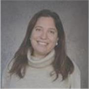 Profesor de lengua castellana a niños de escuela primaria