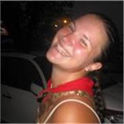 Ancienne étudiante en langues apportant soutien scolaire au niveau primaire et secondaire.