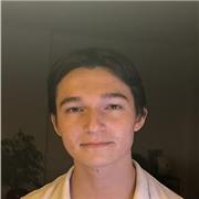 Je peux enseigner les mathématiques de la primaire jusqu’en 2 eme année de prépa. De même pour la physique et la programmation