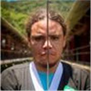 professor de ed física ,e professor de artes marciais, tenho certa experiencia com ginastica laboral