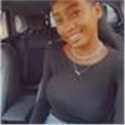 Professeur en particulier donne cours de soutien scolaire aux élèves niveau lycée