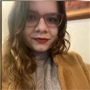 Profesora de Lenguaje y literatura da clases de comprensión lectora de 5to a 4to medio