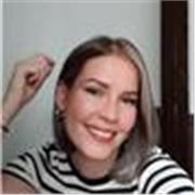 Enseño con creatividad y emoción. Todas las edades son bienvenidas a CREAR.

