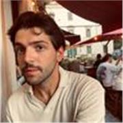 Diplomato presso liceo delle scienze umane e studente al quarto anno di medicina e chirurgia