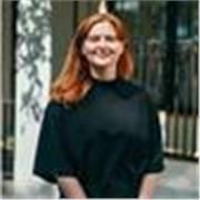 Native English tutor with 4 years' industry experience offering private graphic design lessons for children or adults online. 