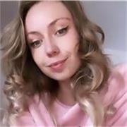 Insegnante inglese, con 7 anni di esperienza, offre lezioni private di inglese per bambini e adulti a Venezia. Insegno inglese di persona e anche online. Ho un diploma in inglese e certificato TESOL. Approccio individuale per ogni studente.