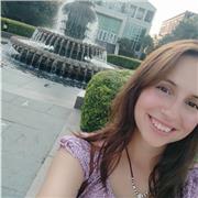 Graduada en Filología Clásica y Máster de Educación imparte clases de latín y griego